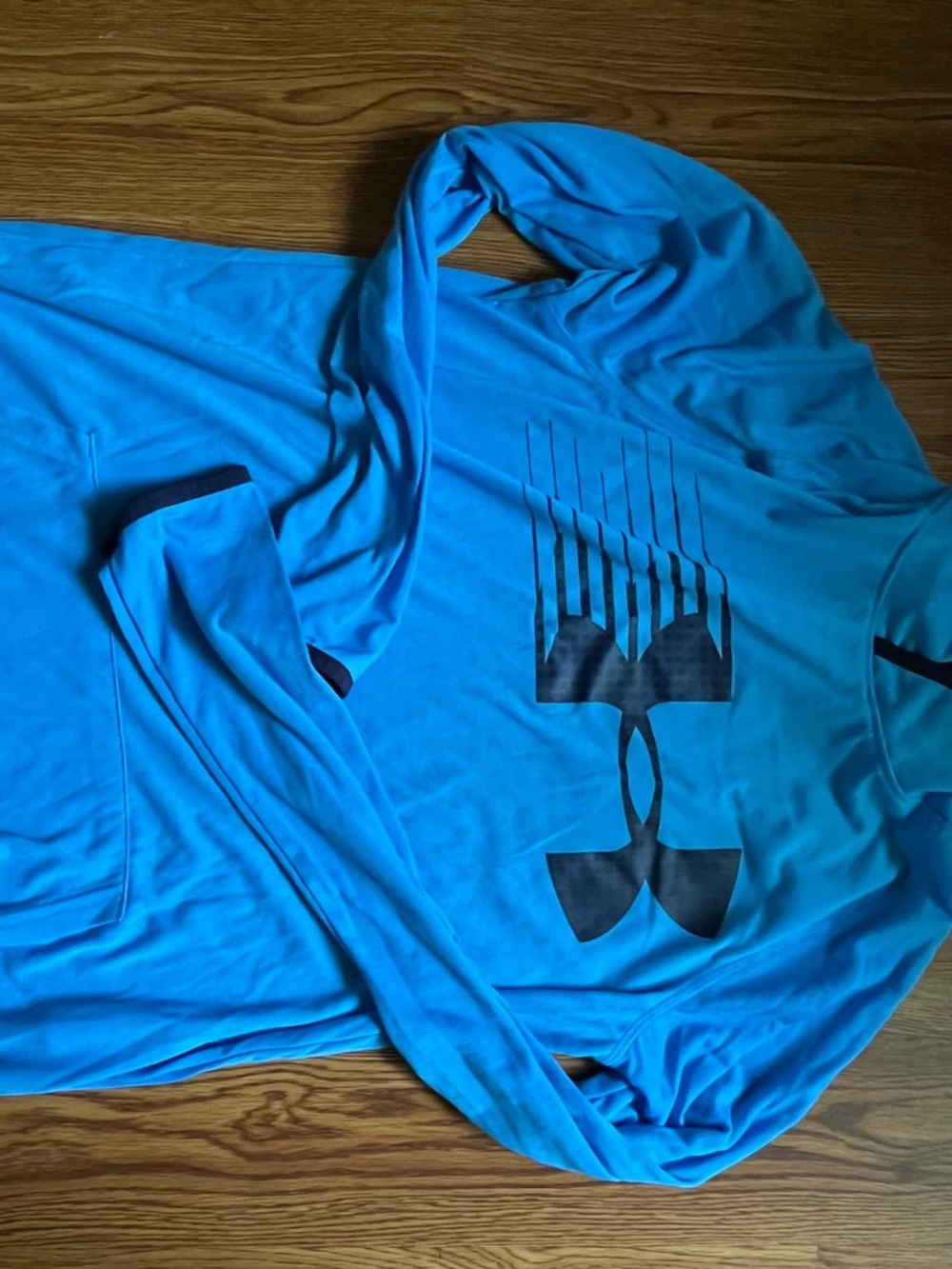 Under Armour Men’s Turquoise Long Sleeve Performance Top